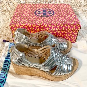 Platforms wedge heels